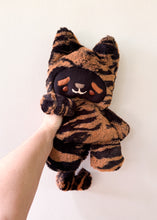 Load image into Gallery viewer, ROUND 2 Medium Cat/Bear Waffle Entry