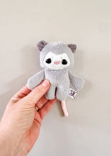 Load image into Gallery viewer, Pocket Opossum (no belly)

