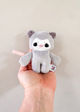 Load image into Gallery viewer, Pocket Opossum (no belly)

