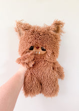 Load image into Gallery viewer, Medium Shaggy Wolf RTS
