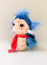 Load image into Gallery viewer, Small Ello Worm
