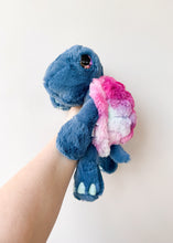 Load image into Gallery viewer, Lily Turtle Small
