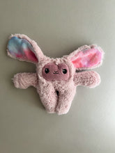 Load image into Gallery viewer, Rose pink bunny
